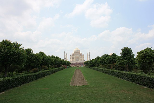 Mehtab Bagh Famous Moonlit Garden With A View Of Taj Mahal In Agra E