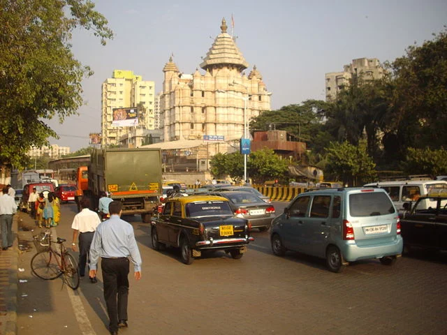 640px-Siddhivinayak_Temple_(Wednesday_10-12-2008)