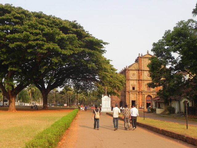 Basilica_of_Bom_Jesus-Goa_003