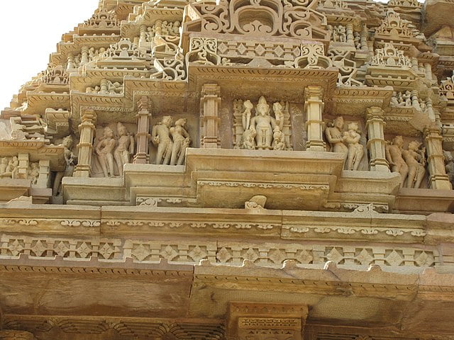 Khajuraho_India_Devi_Jagdambi_Temple_01