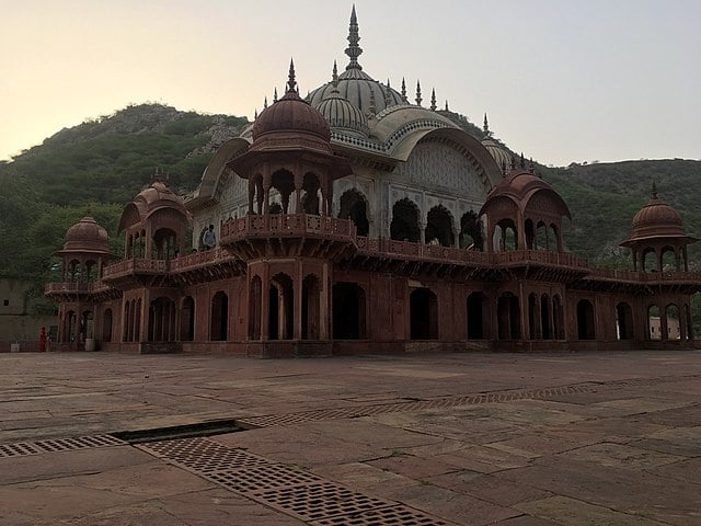 Moosi Maharani Ki Chhatri 