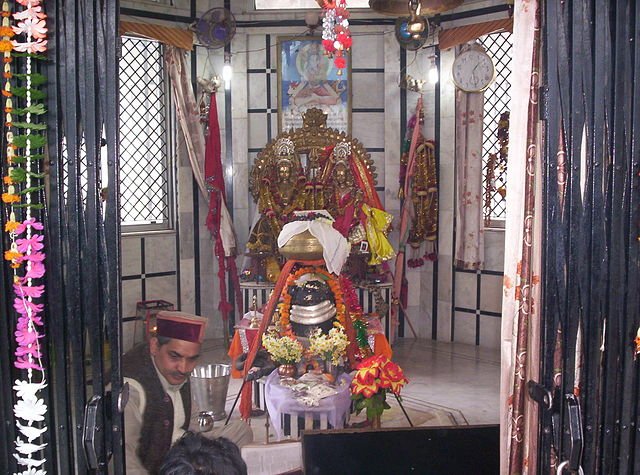 Raghunath Temple, Kullu: A Sacred and Scenic Destination 4 Raghunath Temple