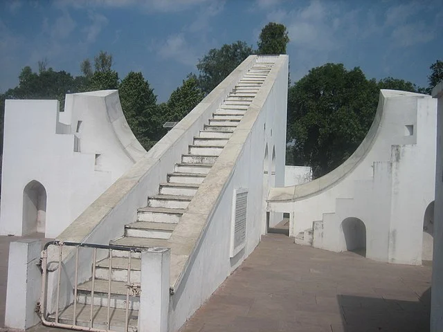 Samrat_Yantra_Jantar_Mantar_Ujjain_-_panoramio