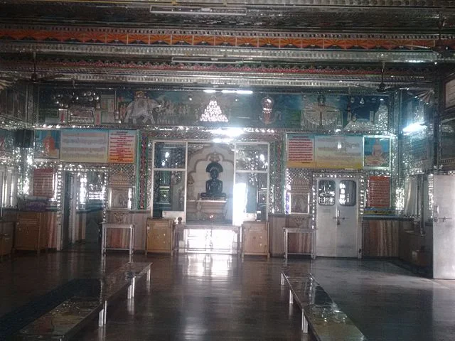 Kaanch Mandir: Beautiful Temple in Indore 1 Kaanch Mandir