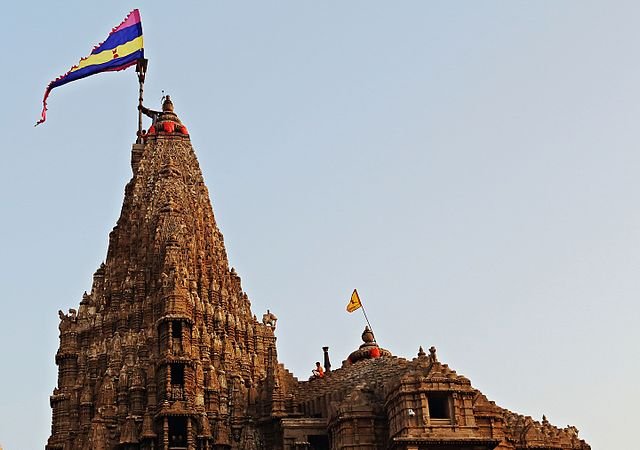 Dwarkadhish Temple, Visit during 1 Day Dwarka Tour Package