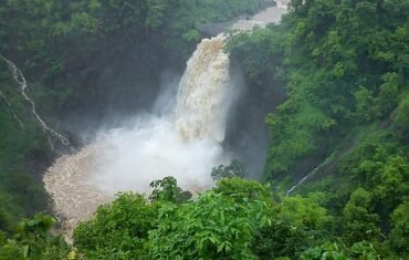 Dabhosa Waterfall